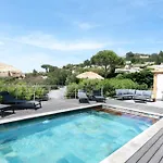 Splendid With Swimming Pool & Sea View Holiday home