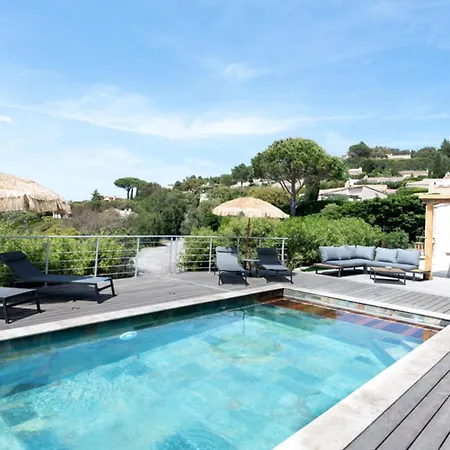 Splendid With Swimming Pool & Sea View Vakantiehuis