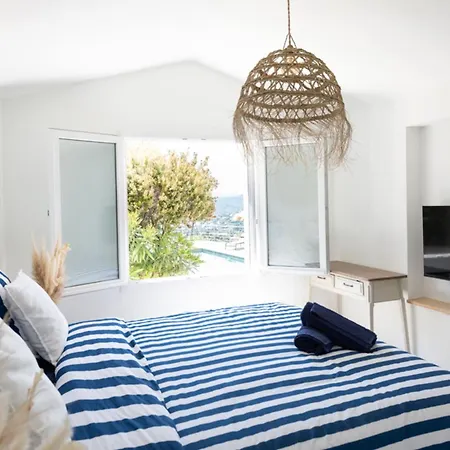 Splendid With Swimming Pool & Sea View Vakantiehuis *